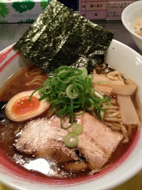黒醤油ラーメン1番スープ|yujiさん