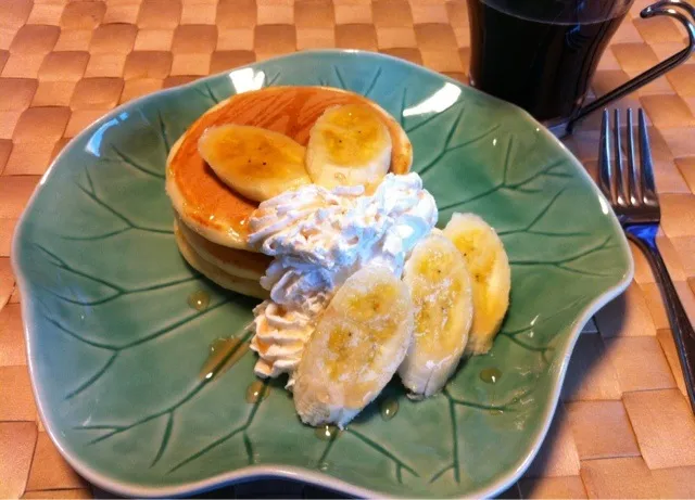 バナナホイップでパンケーキの朝ご飯|有山さん