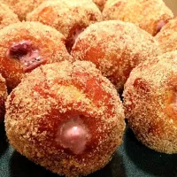 Honey Butter Doughnut Holes rolled in Cinnamon Sugar with Blueberry Cream Filling|Elizabethさん