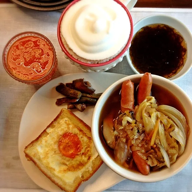 ソーセージと野菜のスープ煮とベーコンチーズエッグinトースト|長谷川裕子さん