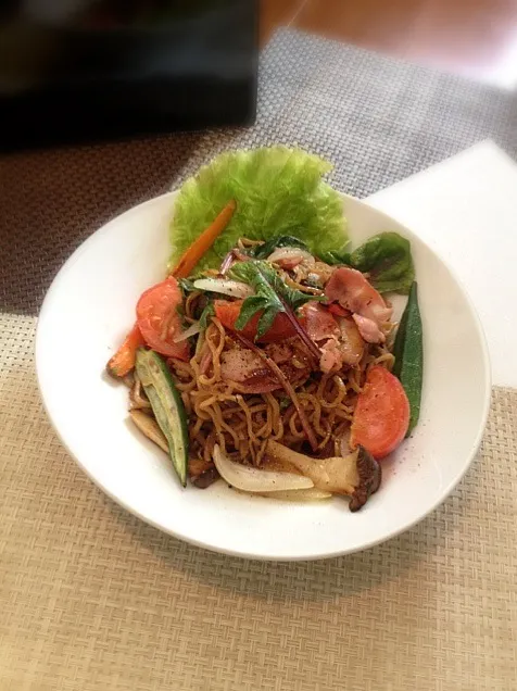 余り野菜とベーコンの生姜餡かけ炒麺|アズフラさん