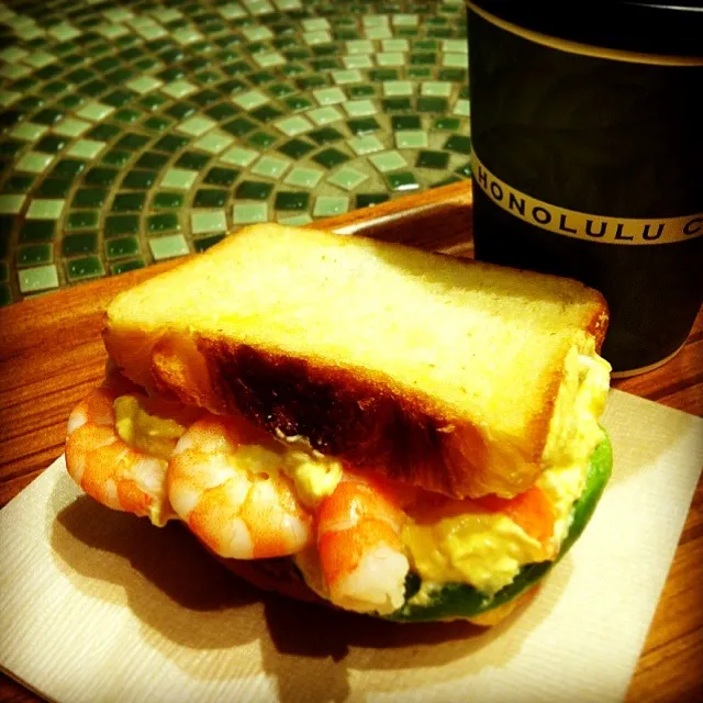 Snapdishの料理写真:Shrimp and egg sandwich with macadamia nut coffee☕|tayukoさん