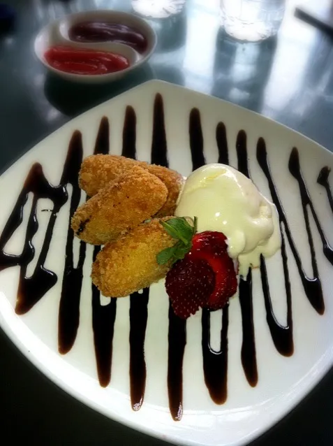 fried tape ice cream|amanda tulangowさん