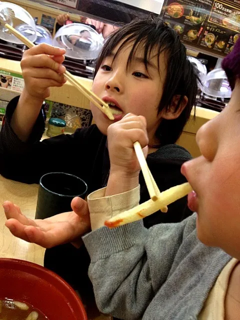 Snapdishの料理写真:回転寿しでポテト（笑）😅|KAZUTOさん