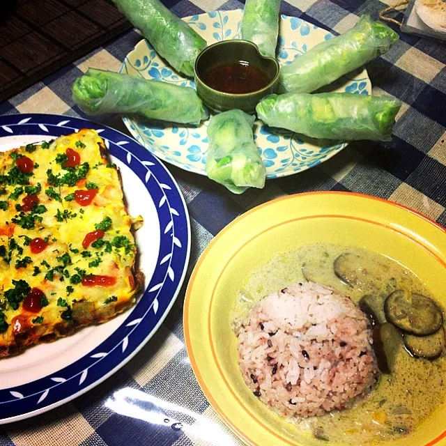 茄子と挽肉のグリーンカレー、きゅうりとレタスの生春巻き、たっぷり野菜のフリッタータ|SAYAKAさん