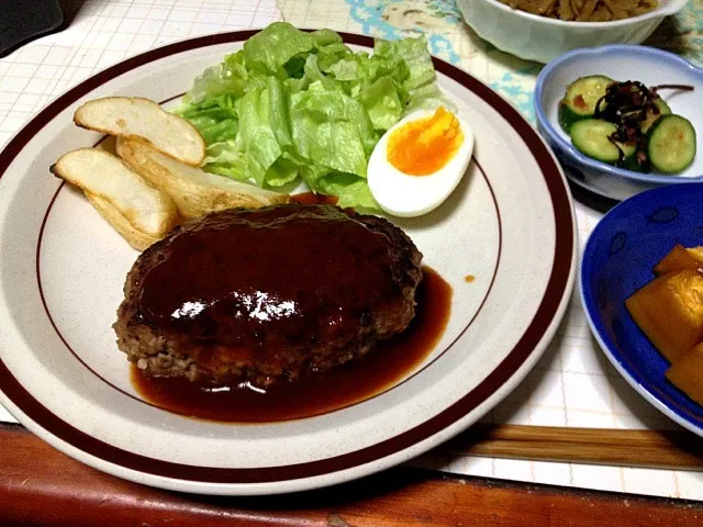 ハンバーグ、かぼちゃの煮物、梅きゅうり|ミサさん