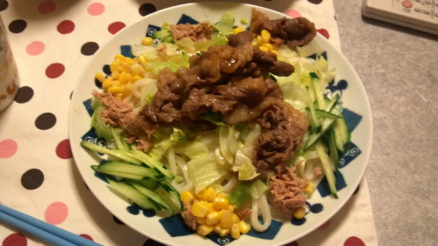 Snapdishの料理写真:焼肉サラダうどん(b'vﾟ*)ｨｪｨ|ゆみさん