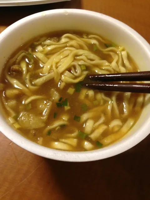 日清のどん兵衛ニッポンのうどん濃こくカレーうどん|中華蕎麦 銀時さん