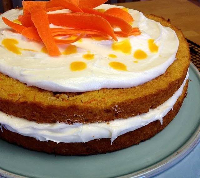 Snapdishの料理写真:Mango Carrot Cake|kristin maynesさん