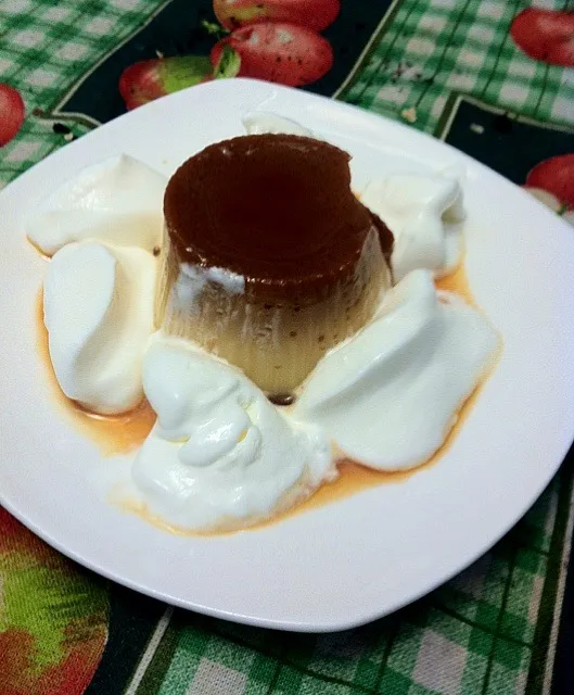 Flan con nata|Antonio E. Carrascoさん