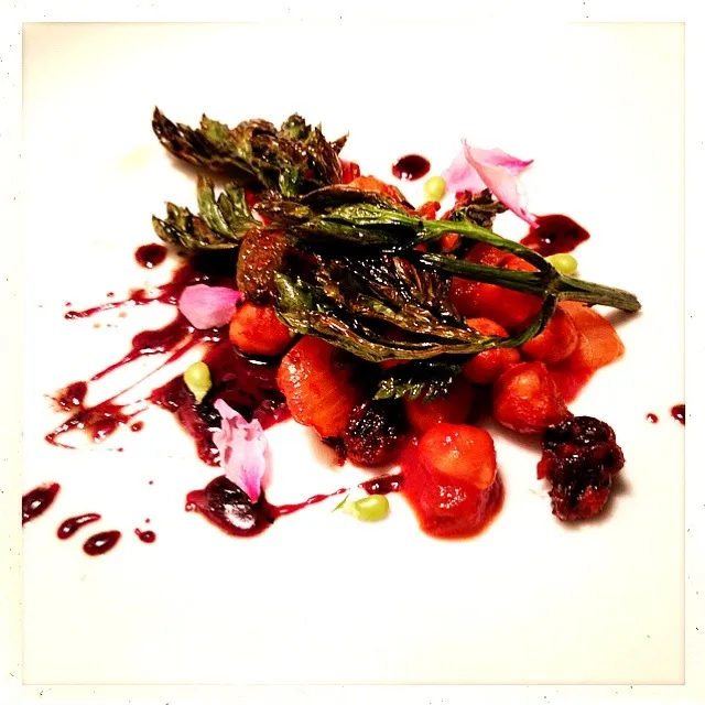 CINNAMON AND LEMON GARBONZO. SWEET POTATO. SNAP PEA. CURRANT. CHARRED CELERAIC|GREG ARNOLDさん