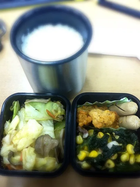 Snapdishの料理写真:【OBT039】野菜炒めと唐揚げとかソーセージとか|ましゃさん