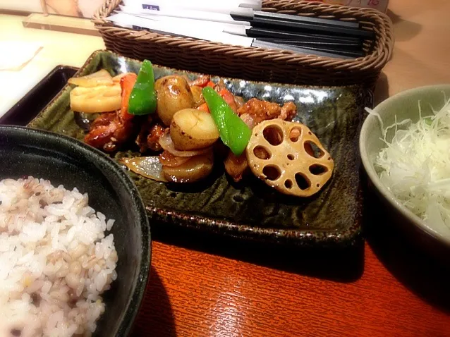 鶏と野菜の黒酢あん定食|hirotomoさん