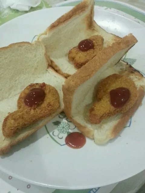 Kids chicken nuggets on toast|Mrs BNazさん