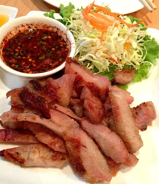 คอหมูย่างจิ้มแจ่ว Grilled Pork|Pat Zaaさん