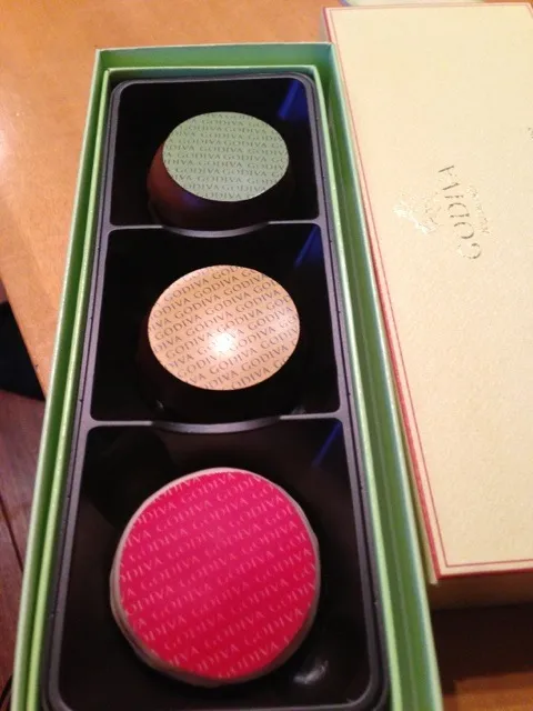 GODIVA マカロン チョコレート|あきらさん