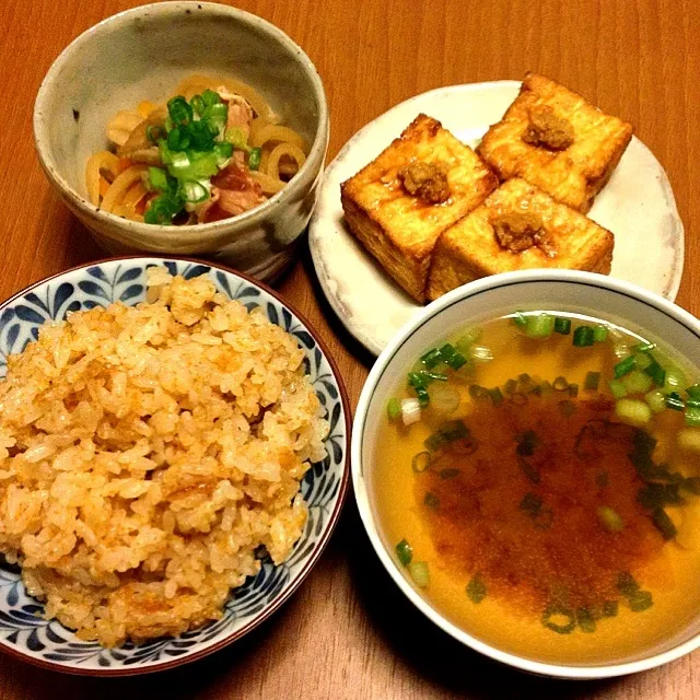 うにごはん、パパイヤとベーコンの煮物、焼き厚揚げ、すまし汁|mikochieさん