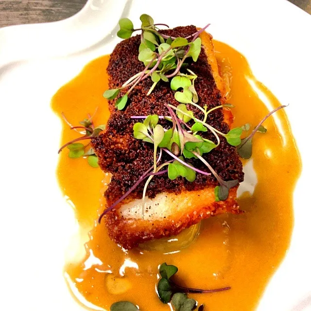 Snapdishの料理写真:Porcini crusted halibut|julianさん