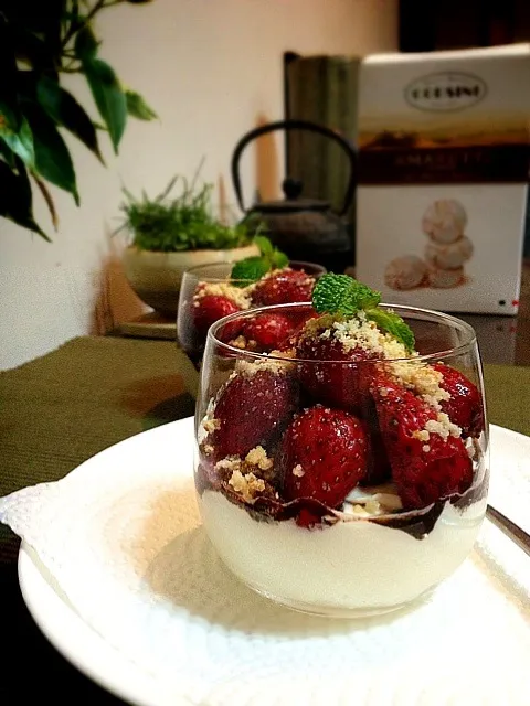 balsamic strawberries with mascarpone and amaretti|rick chanさん