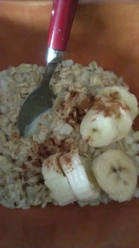 cinnamon banana oatmeal|staphanyさん