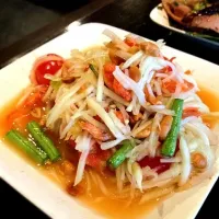 Snapdishの料理写真:Thai papaya salad