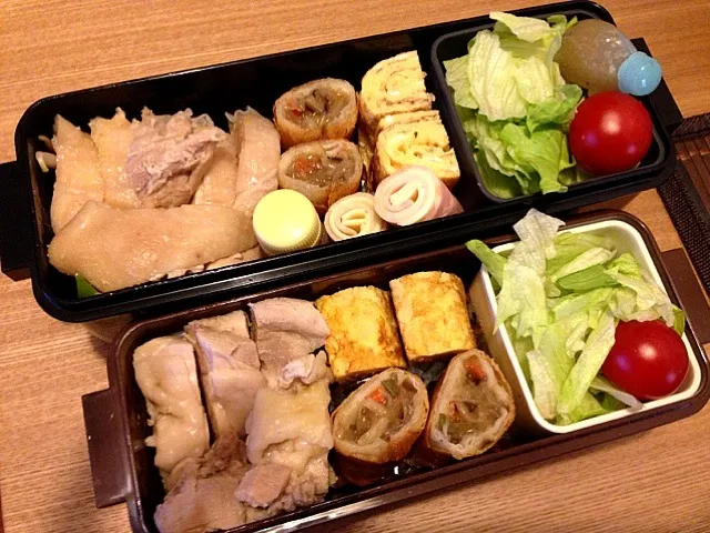 お弁当♡ゆで鶏、春巻、卵焼き、サラダ|ウサコさん