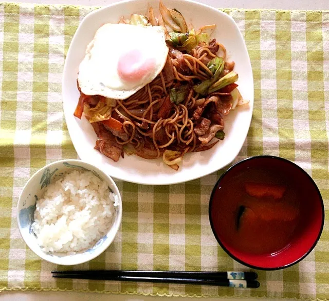 Snapdishの料理写真:焼きそば定食|レイリーさん