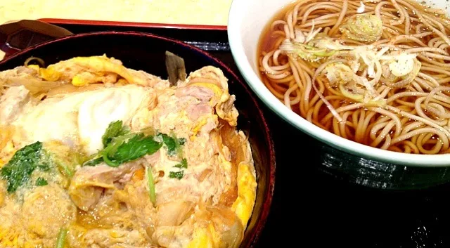 親子丼と蕎麦の満腹セット|ヒロさん