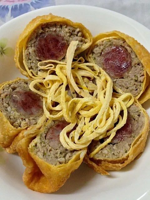 Pork roll  การะเวกสอดสี (Karaweg Sodsii)|SuperNuj Jutamasさん