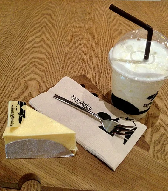 Hokkaido Cheese Cake(signature)🍰& Ice Milk🍼|🍴ɴᎯᎯɴεϓ🍷さん