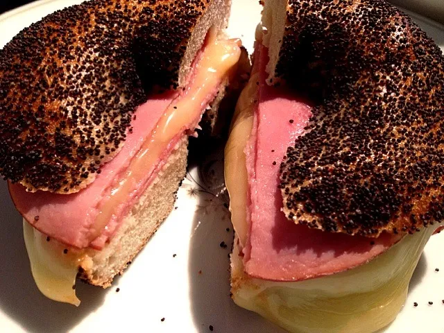 Snapdishの料理写真:Ham and cheese on poppyseed bagel breakfast|Ong Sor Fernさん