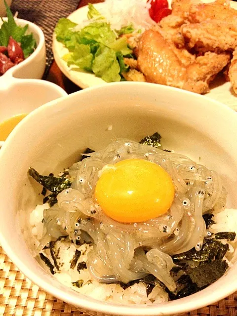 生しらす丼🐟|ゆんさん