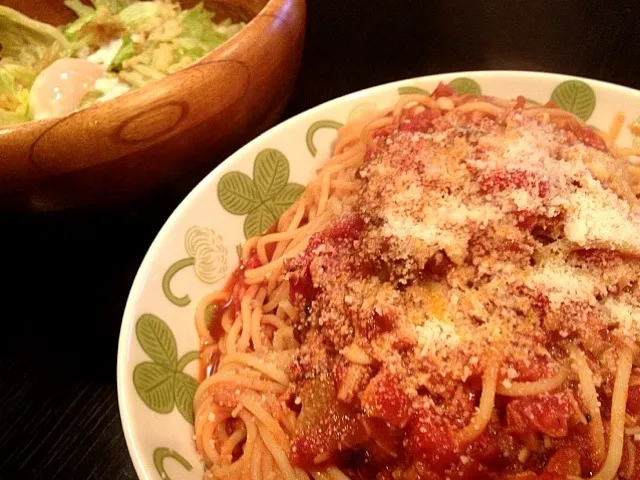 今日は時間がなくてツナトマトソースパスタにレタスのサラダ。|松浦有里さん