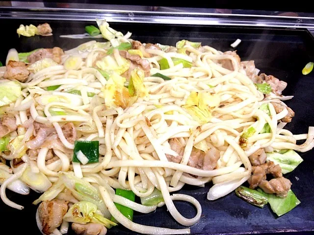 ホルモン入り塩焼きうどん☆|モリマンさん