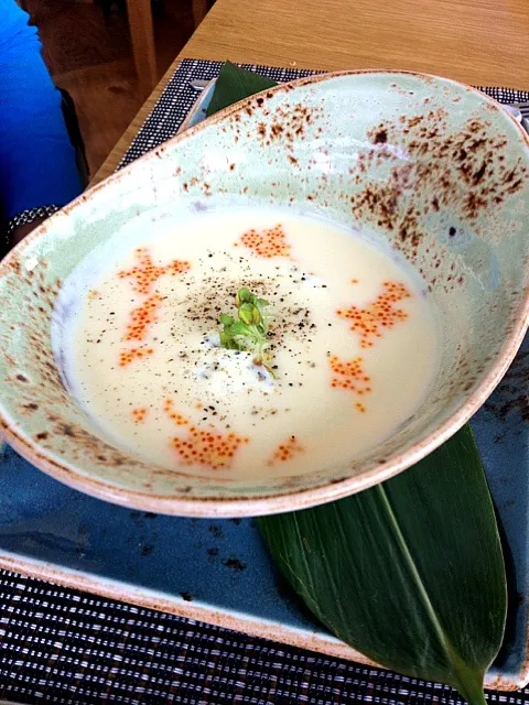 Snapdishの料理写真:Cauliflower cream soup|Shing Tayさん