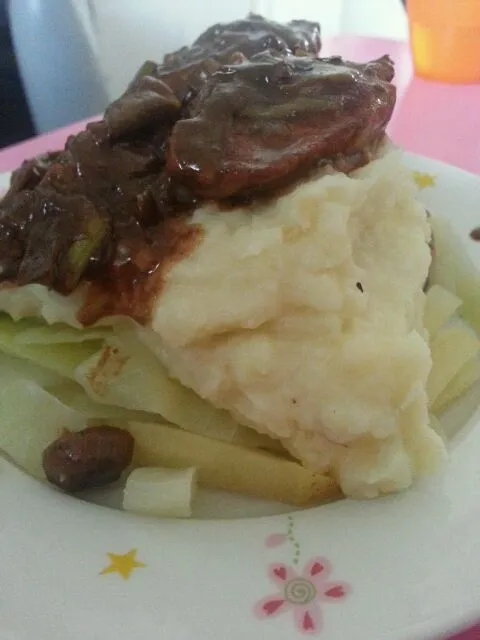 pork with mash and apple cabbage|alicia sinclairさん