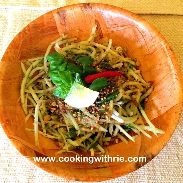 Rie's Thai Green Papaya Salad (Som Tam)|rie simsさん