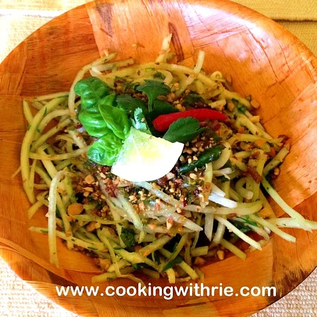 Rie's Thai Green Papaya Salad (Som Tam)|rie simsさん