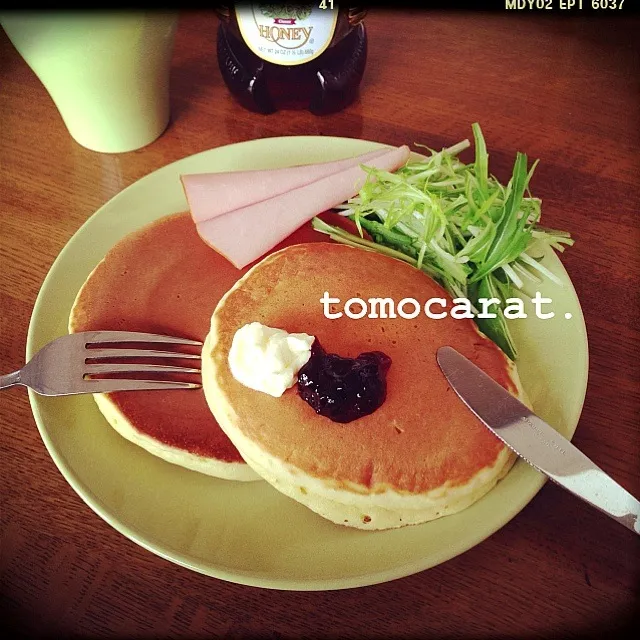 簡単パンケーキ Simple pancake filled yogurt|tomocarat.さん