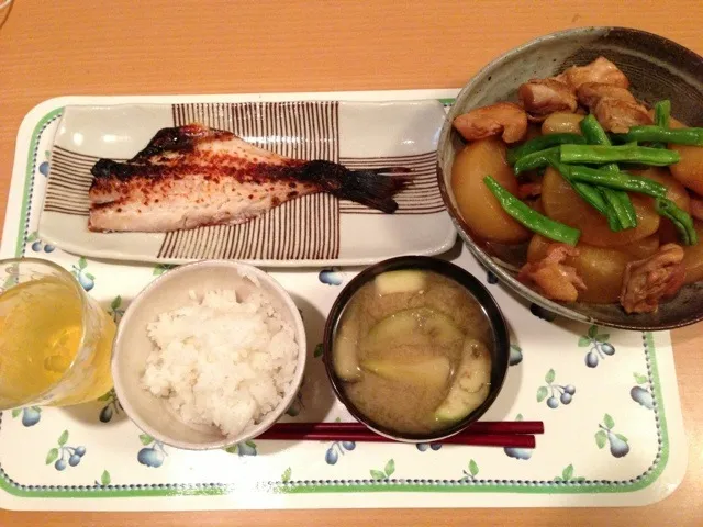 赤魚粕漬、肉ジャガ定食|Naoya Ishiharaさん