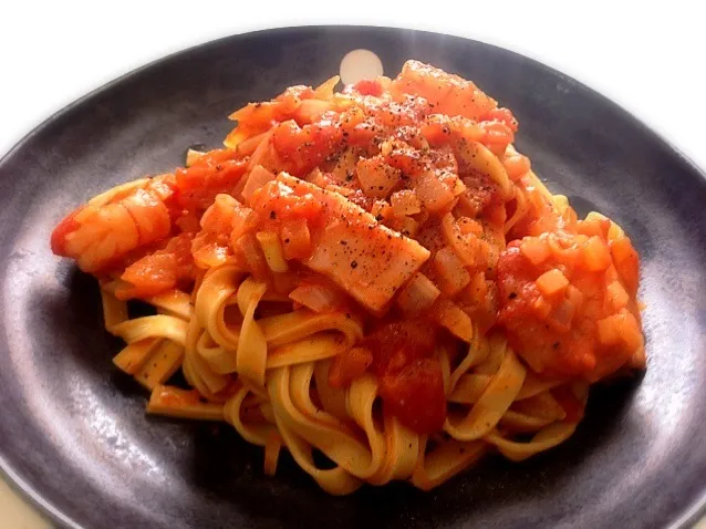 えびとベーコンのトマトクリームパスタ|はるかさん