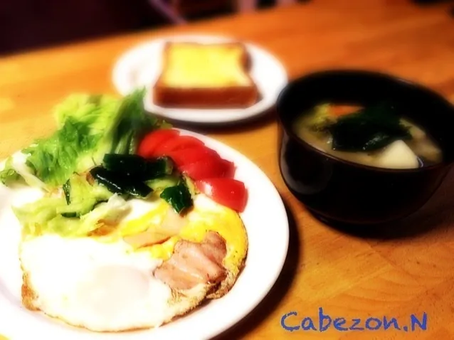 Snapdishの料理写真:今朝はパン！野菜たっぷりモーニング|Cabezon.Nakamuraさん