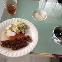 Snapdishの料理写真:ステーキ/ポテトサラダ/わかめスープ|ありささん