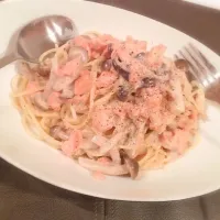 サーモンときのこのチーズクリームパスタ|遥さん