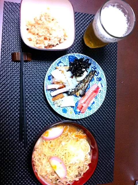 ラーメンと鶏そぼろ飯です！|一色さん