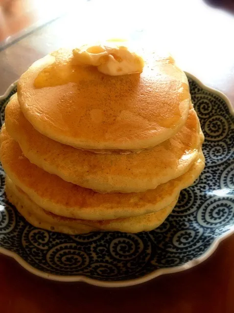 簡単な一手間でシュワっとふっくらホットケーキ|ひとみさん