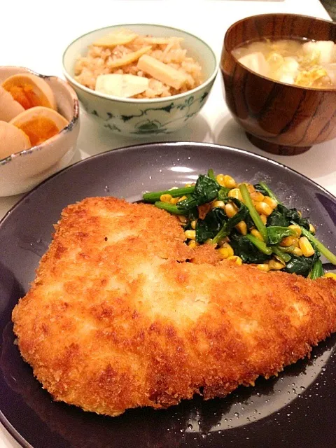 ビッグ！チキンカツ😋🍴|りさ〜ぬさん