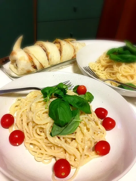 Spaghetti w/ parmesan cheese + mini tomatoes|Emi Chiba-Smithさん