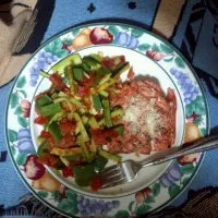 Snapdishの料理写真:salmon w/ veggies|laura kimesさん