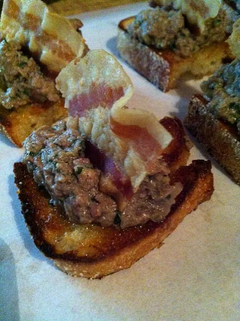 Chicken liver bruschetta|tiffany chendrainyさん